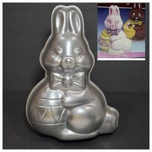 Vintage 1984 Wilton 3D Easter Bunny With Easter Egg Bakeware Cake Mold 502-3452